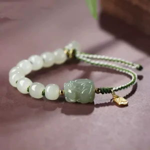 Hetian Jade Feng Shui Bracelet - It is gentle and nourishing, helping you obtain spiritual energy.